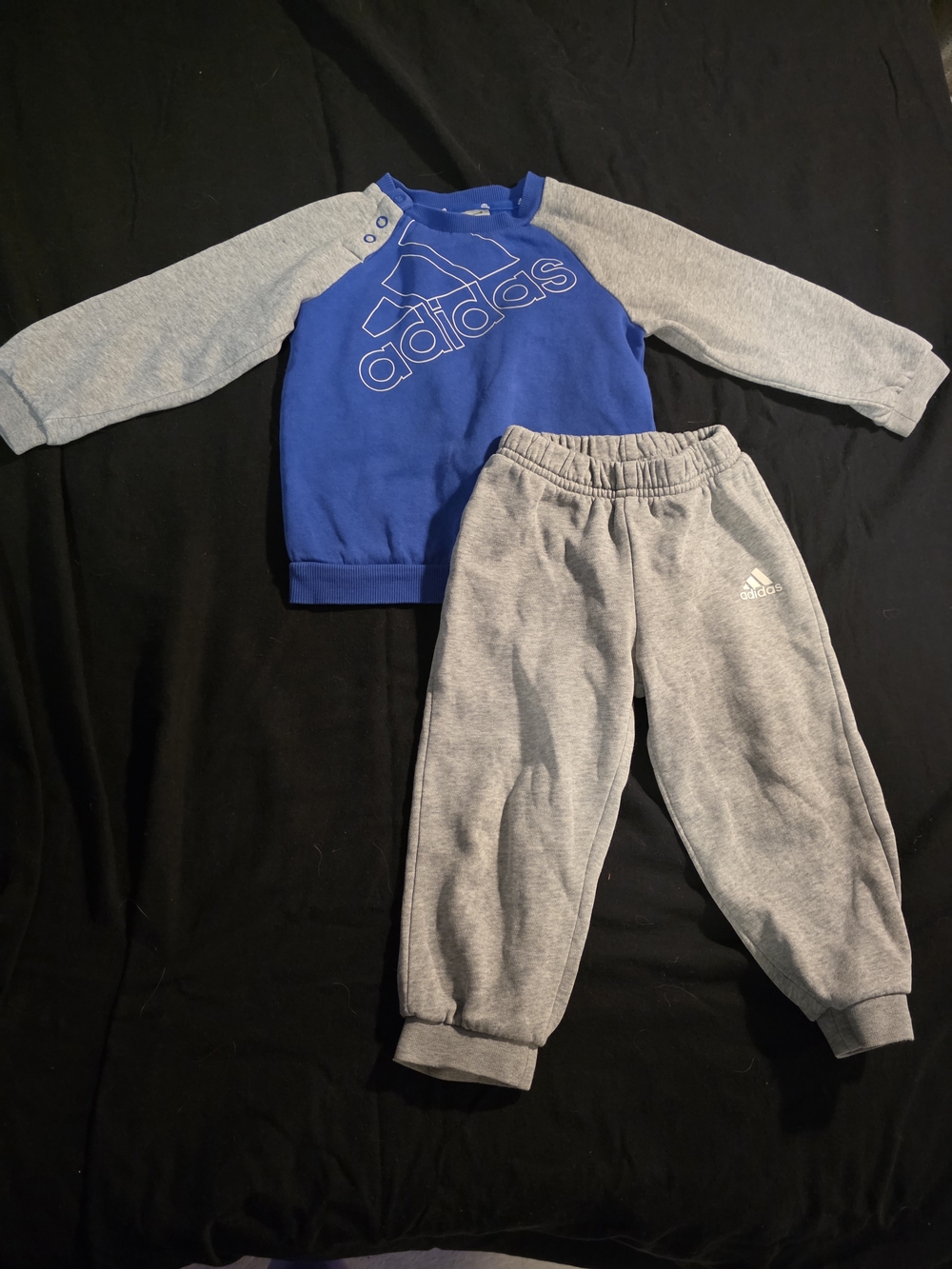 S7adidas Kids Blue & Gray Sweatshirt and Gray Joggers Set 12-18 Mois